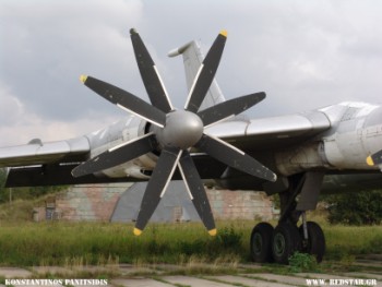 Tu-142MZ: Έλικας μεταβλητού βήματος AV-60K (P) © Konstantinos Panitsidis Tu-142MZ: Έλικας μεταβλητού βήματος AV-60K (P) © Konstantinos Panitsidis