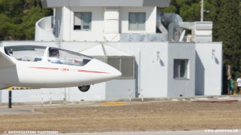 AFW 2012: Flight demonstration of a Glider Team Luca Bertosio © Konstantinos Panitsidis
