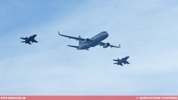 Αεροπορική επίδειξη, Φλοίσβος Παλαιού Φαλήρου (Αθήνα). Εορτή του Προστάτη της Πολεμικής Αεροπορίας: Αρχάγγελος Μιχαήλ © Konstantinos Panitsidis 