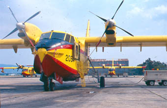 CL-415  Αμφίβιο πυροσβεστικό αεροσκάφος © Απόλλων Γ. Λεονταριτης