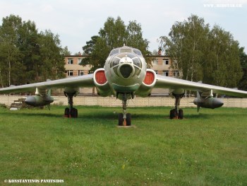 Tu-16 K Badger, με δυο βλήματα αναρτημένα σε εξωτερικές αναρτήσεις , Μουσείο Monino 2007 © Konstantinos Panitsidis