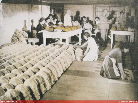 Последний этап перед упаковкой, с правой стороны стоит технический директор г-н. М. Владос © Маркос Андреу