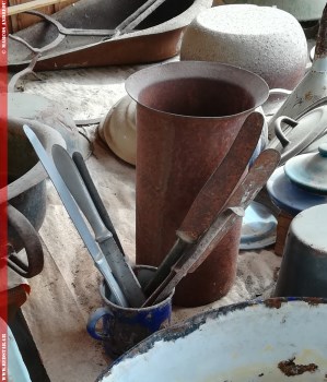 Household knives produced by the factory © Marcos Andreou