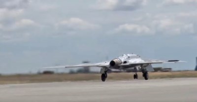UCAV S-70 Okhotnik: Φωτογραφία από το βίντεο του Υπουργείου Άμυνας της Ρωσίας.